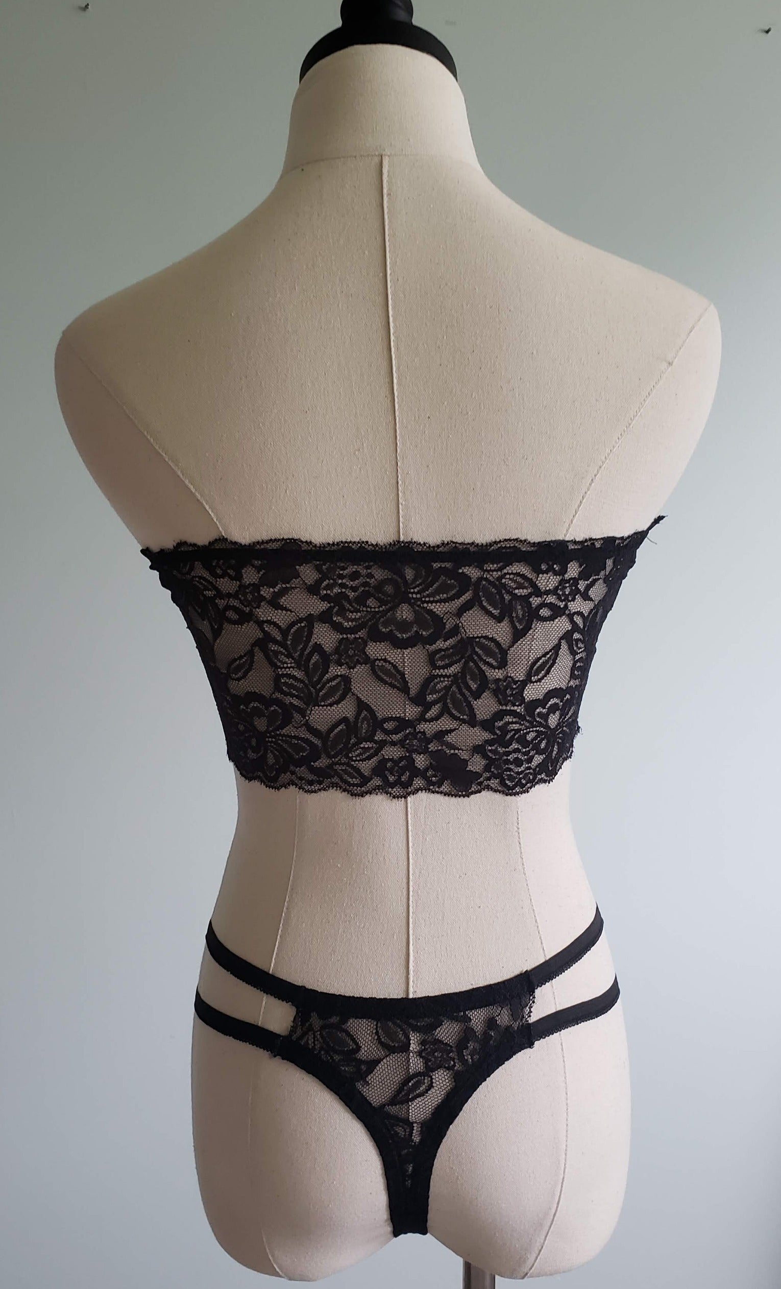 Lace Bandeau and Thong Set in Black image 4