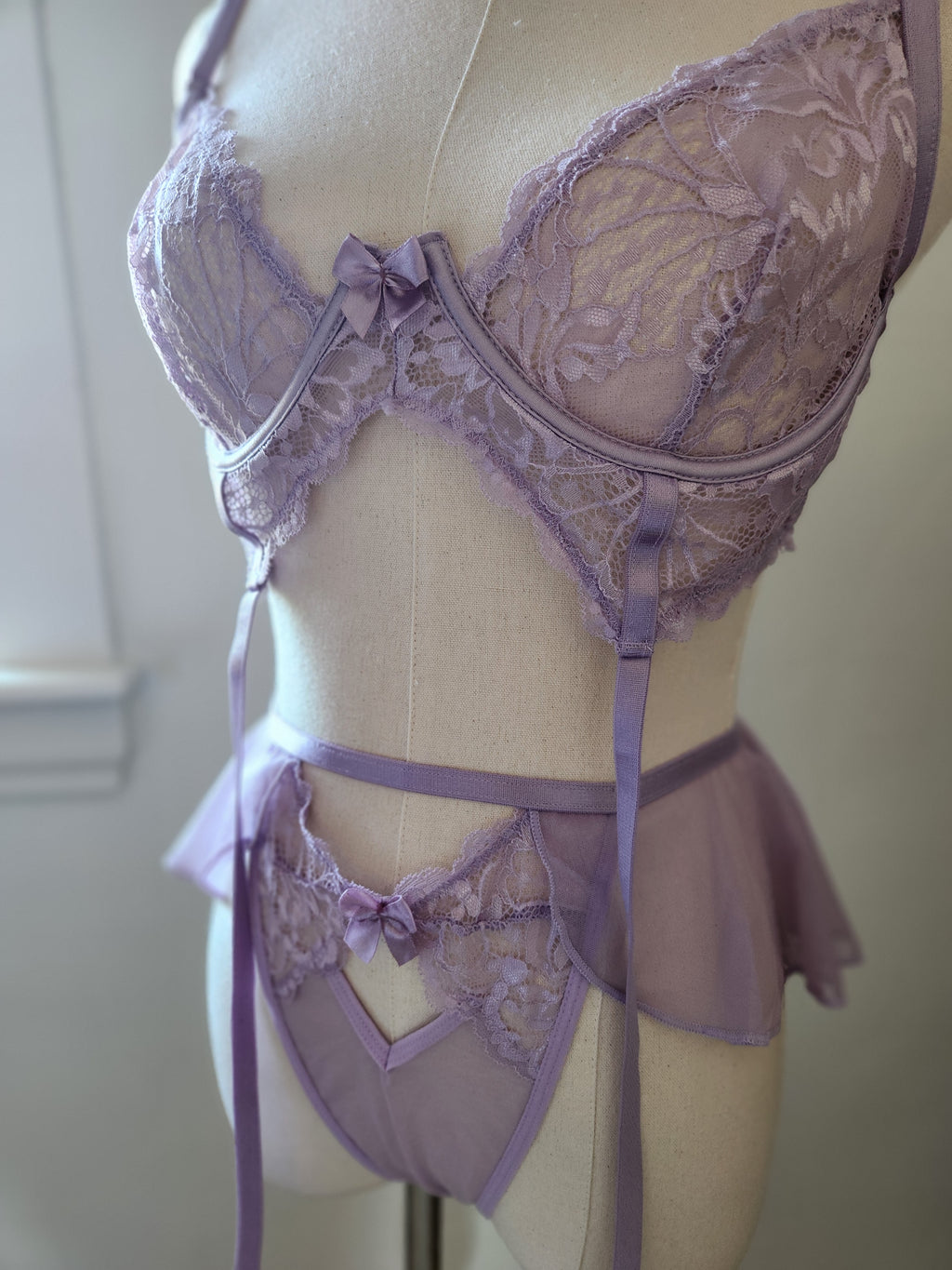 Lavendula Lace Garter Set image 0