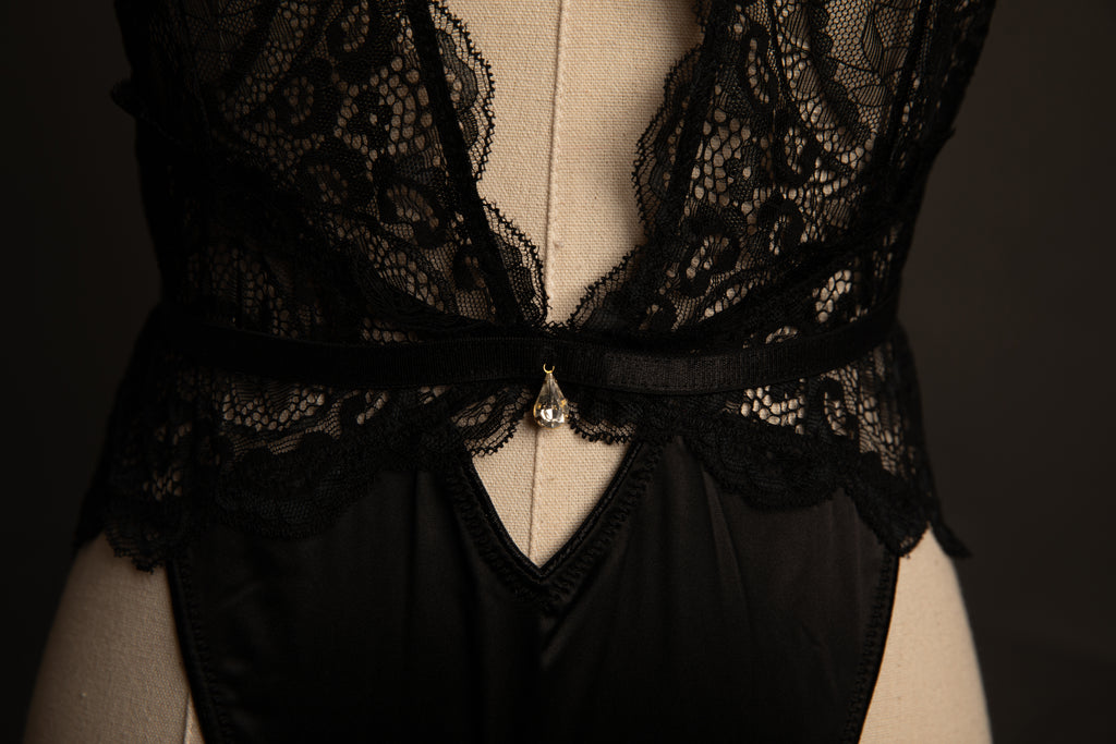 Sadie Plunge Teddy in Black
