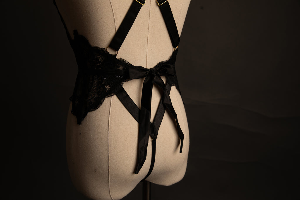 Sadie Plunge Teddy in Black