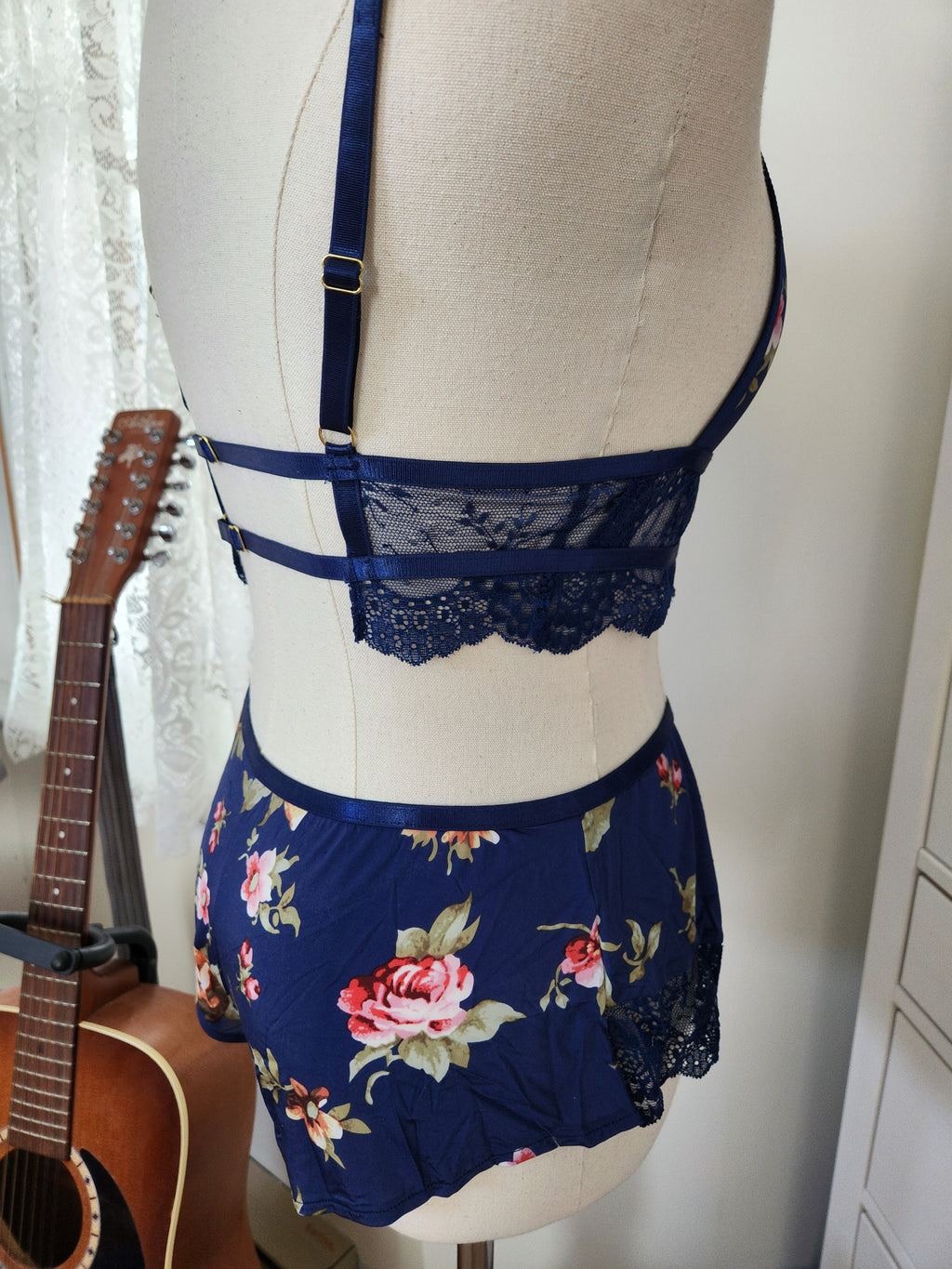 Naeva Bralette Set in Navy Floral image 7