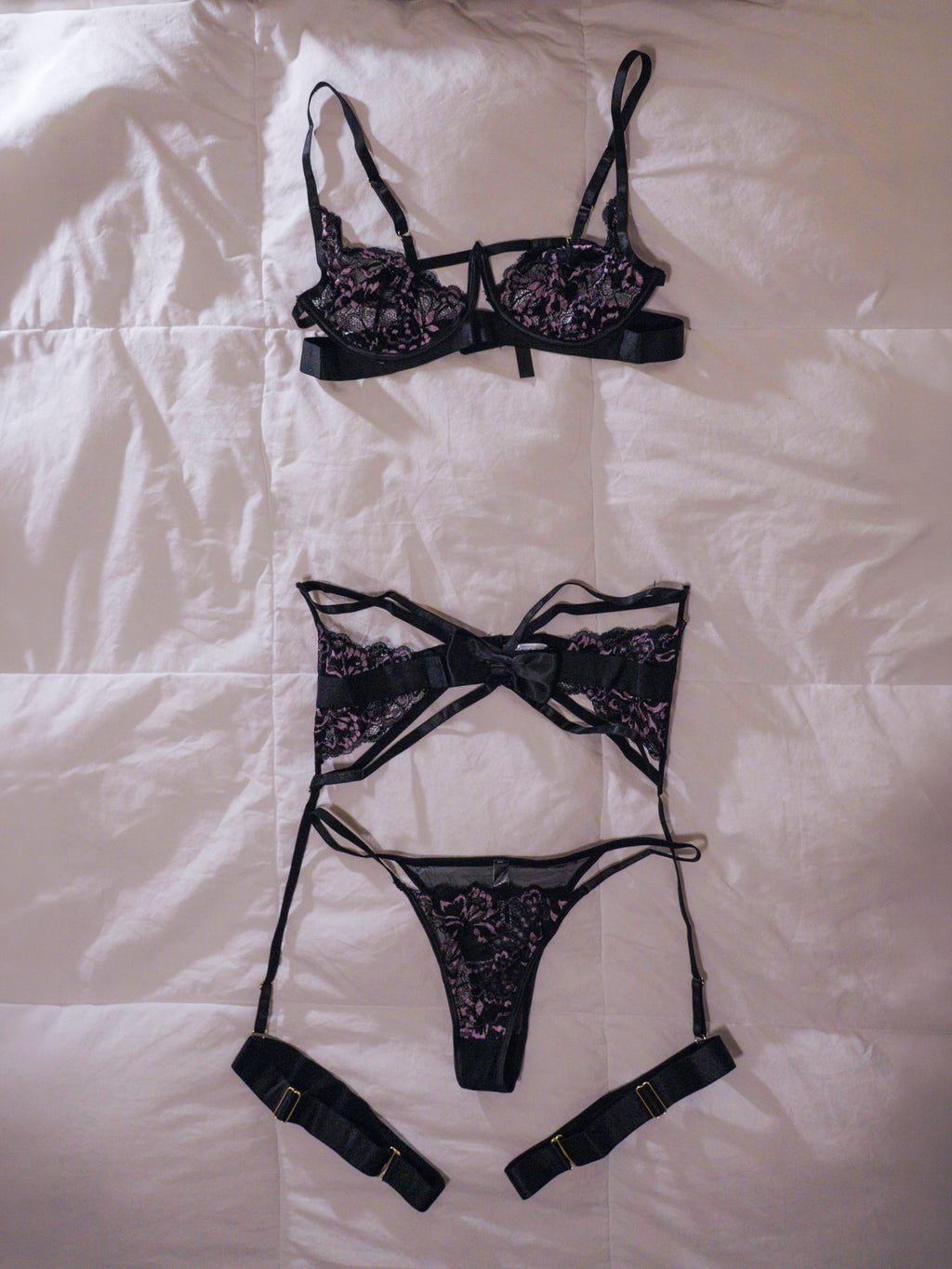 Riley Garter Set