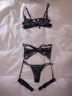 Riley Garter Set